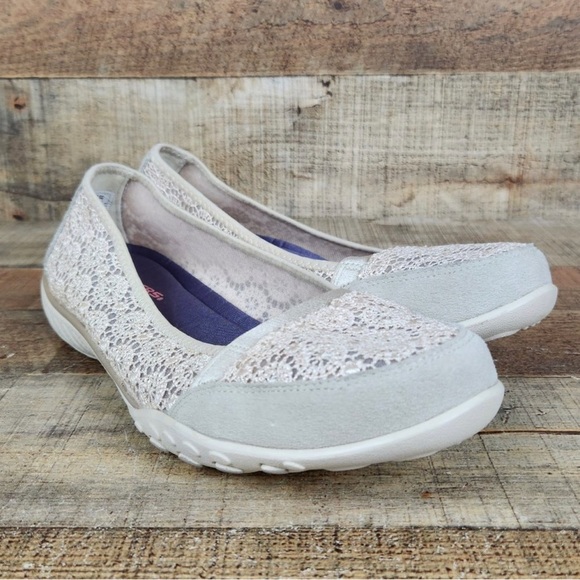Skechers Pretty Factor Women Sz8 Lace Shoe Relaxed Fit Breathe Easy FIT LIKE 7.5 - Picture 2 of 4